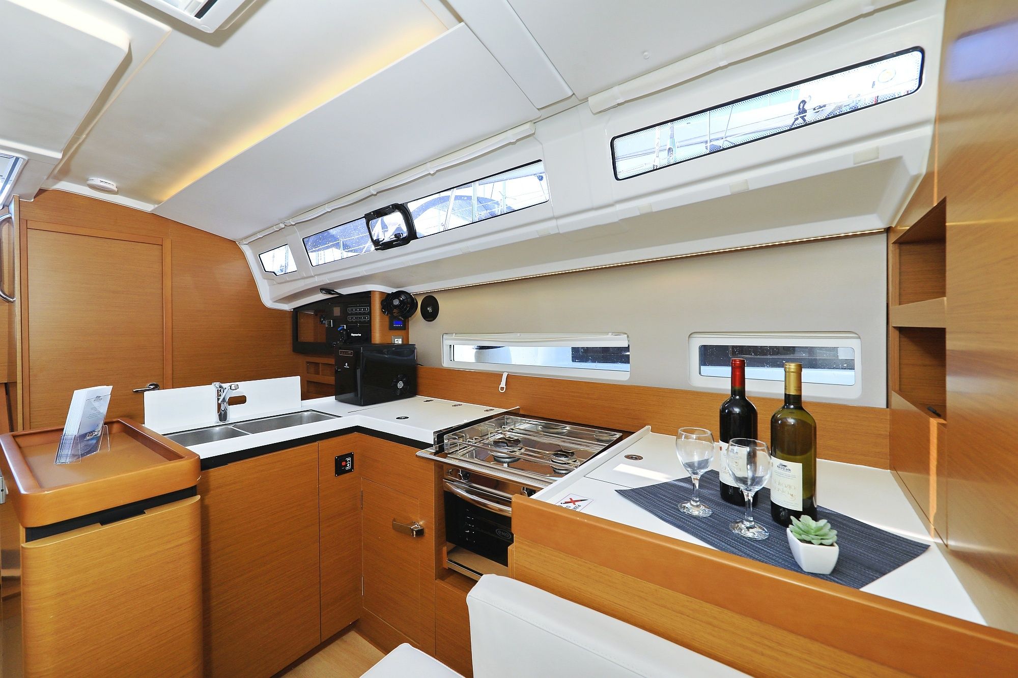 Jeanneau Sun Odyssey 410 | Diona