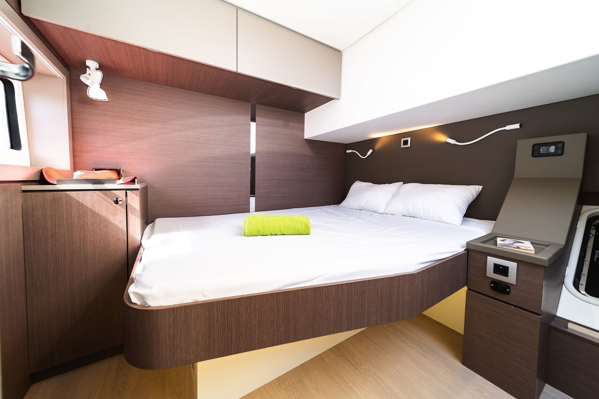 Bali 4.8 | About Time