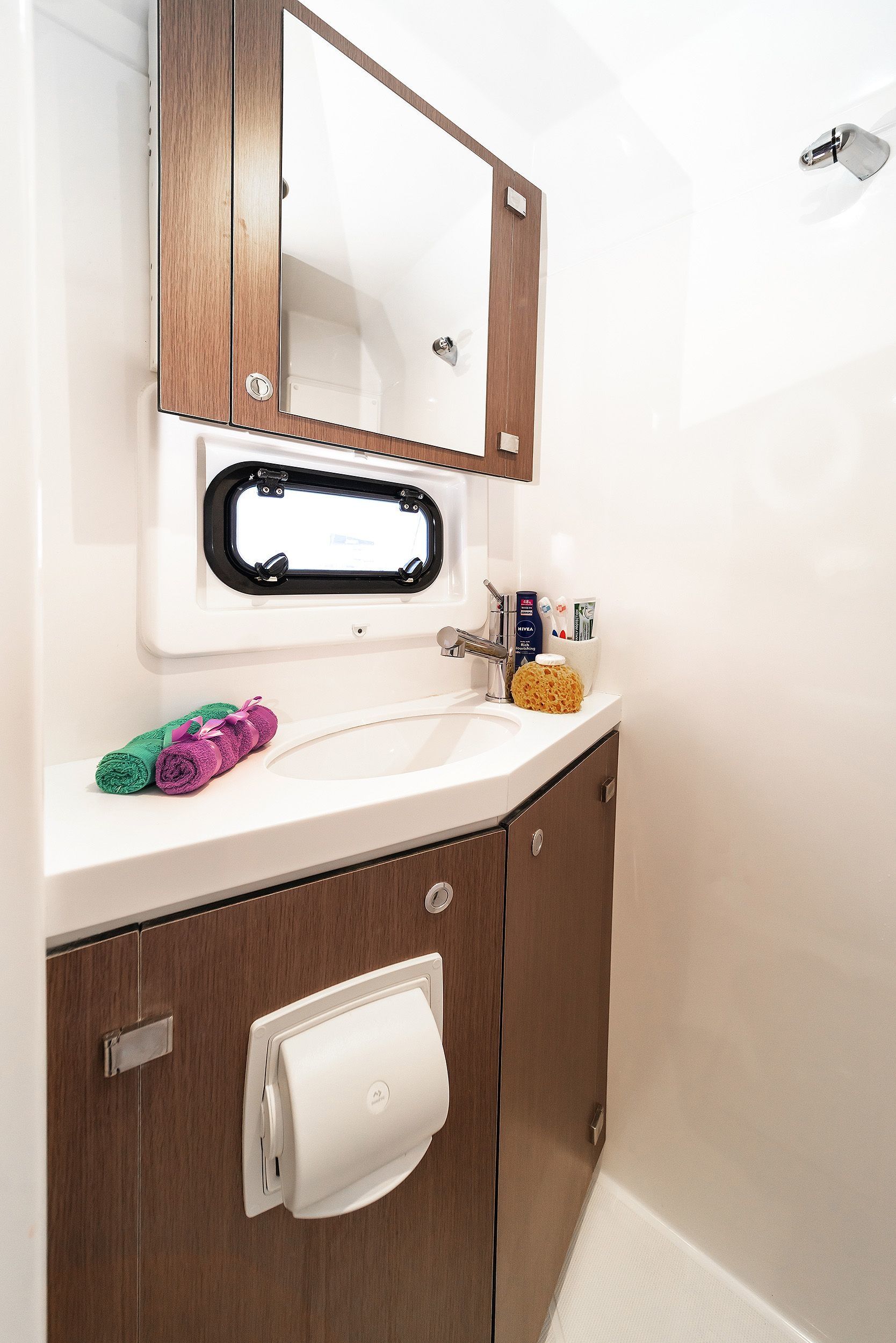 Bali 4.8 | About Time