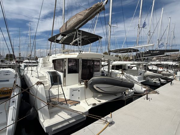 Bali 4.8 | About Time