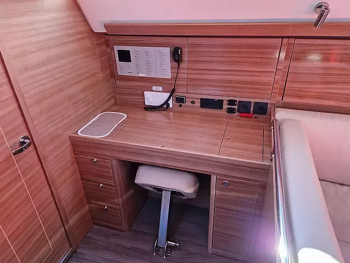 Elan 45.1 Impression | Bad Buoy