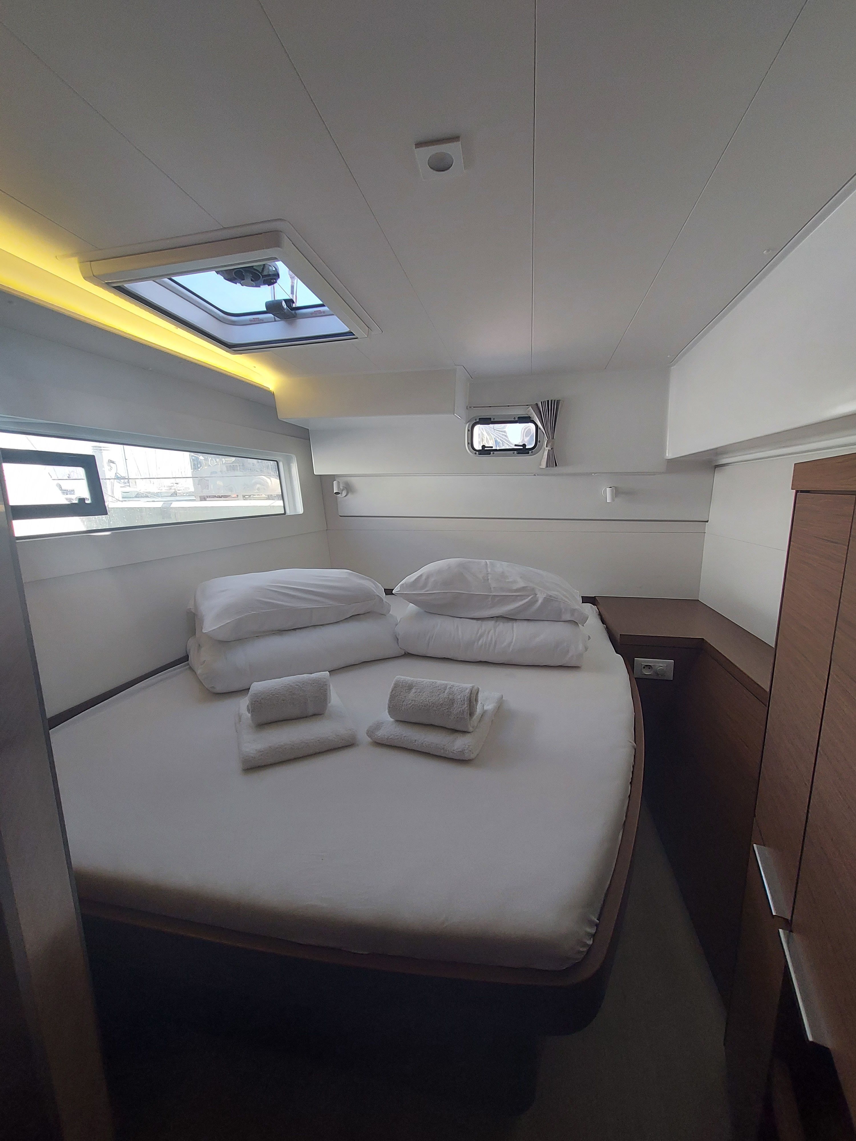 Lagoon 40 | The Dove