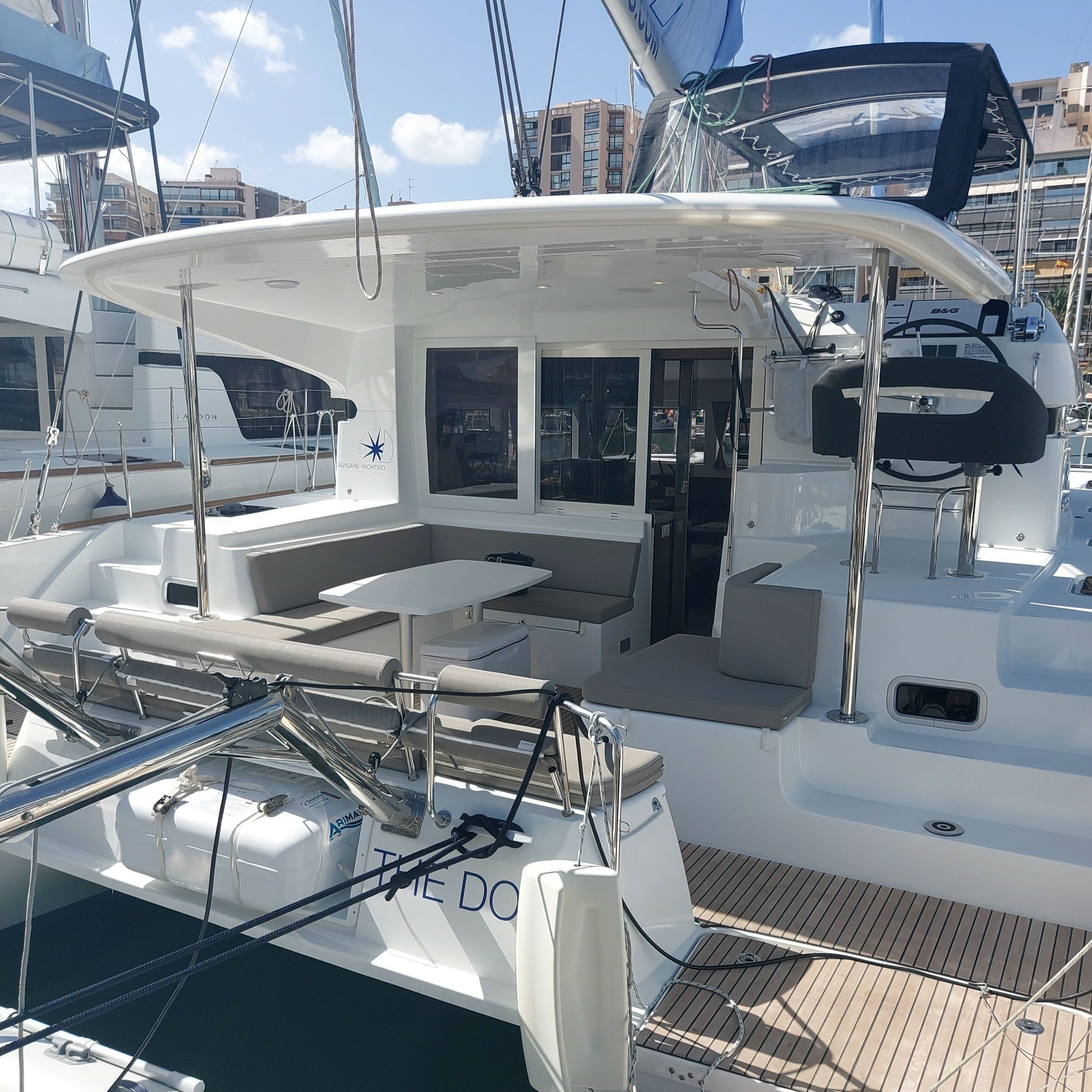 Lagoon 40 | The Dove