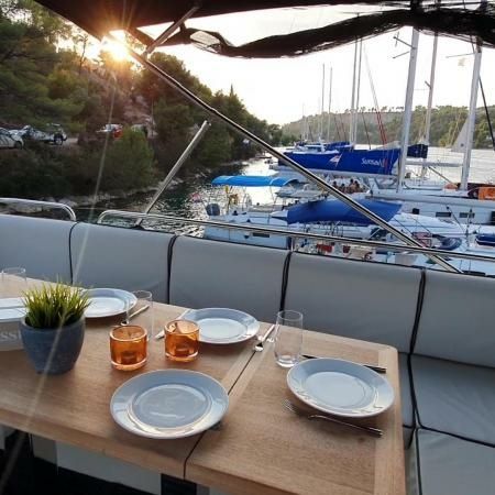 Beneteau Monte Carlo 5 | Sundowner