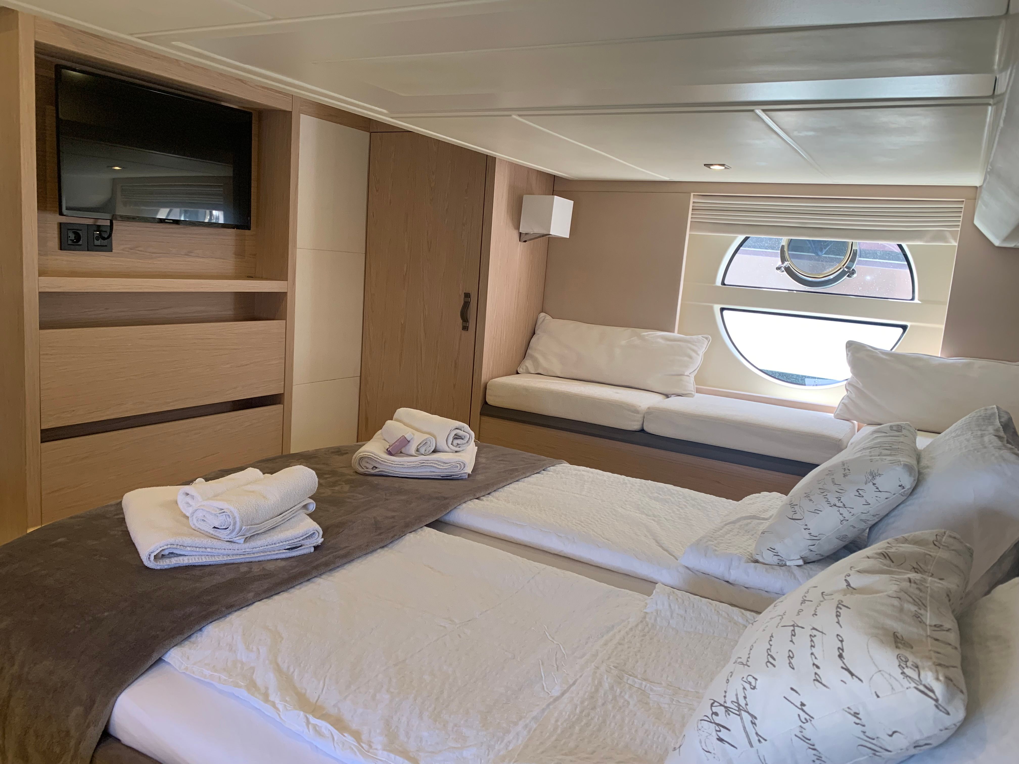 Beneteau Monte Carlo 5 | Sundowner