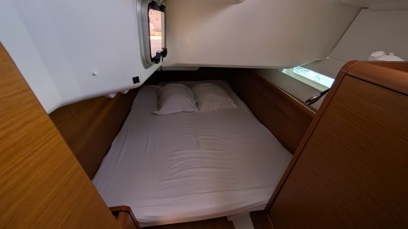 Jeanneau Sun Odyssey 389 | Viva Villa