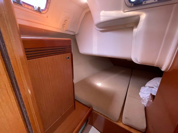 Beneteau Oceanis 37 | Wind of Change