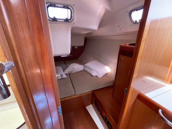 Beneteau Oceanis 37 | Wind of Change