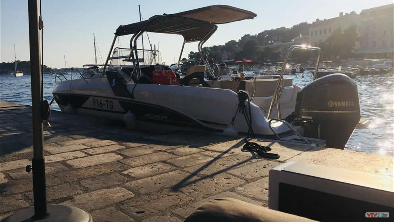 Beneteau Flyer 7.7 | Sundeck