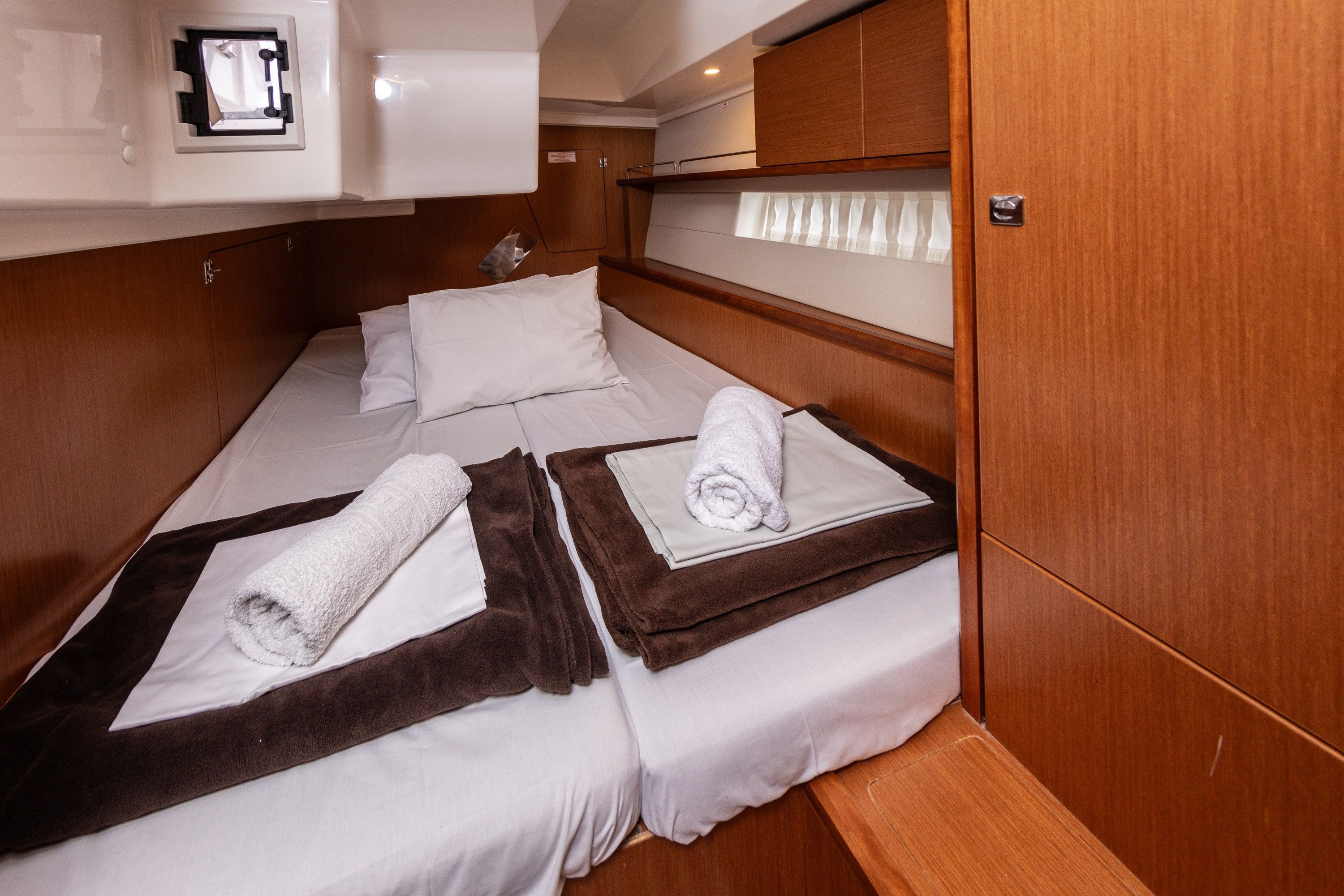 Bavaria C45 | Silver 1
