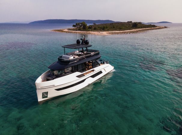 Explorer 62 | Blue Moon