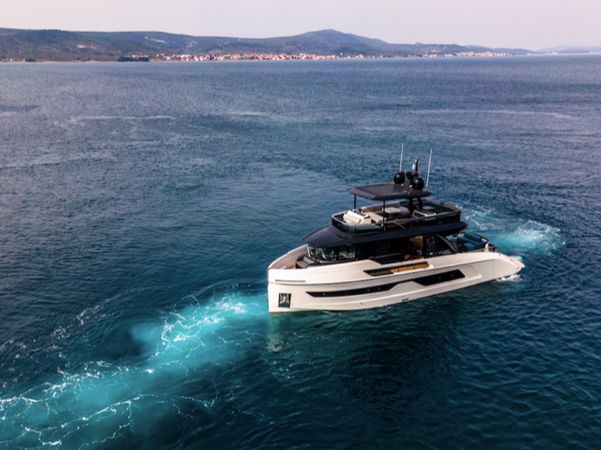 Explorer 62 | Blue Moon