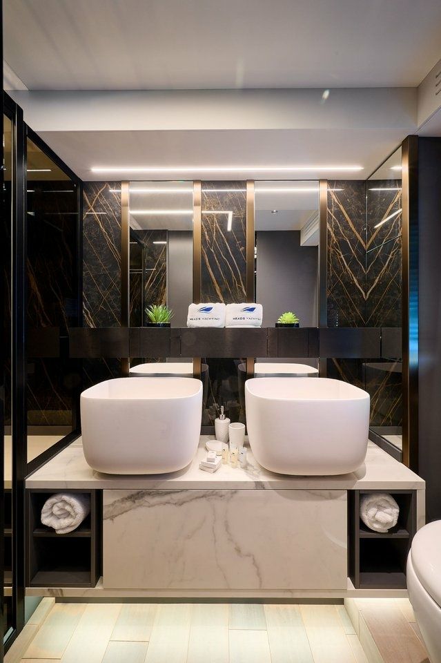 Explorer 62 | Blue Moon