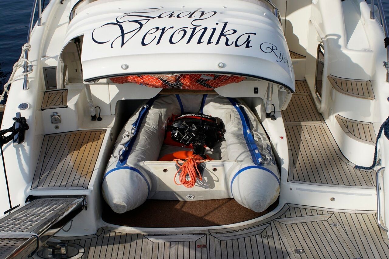 Gobbi 425 | Lady Veronika