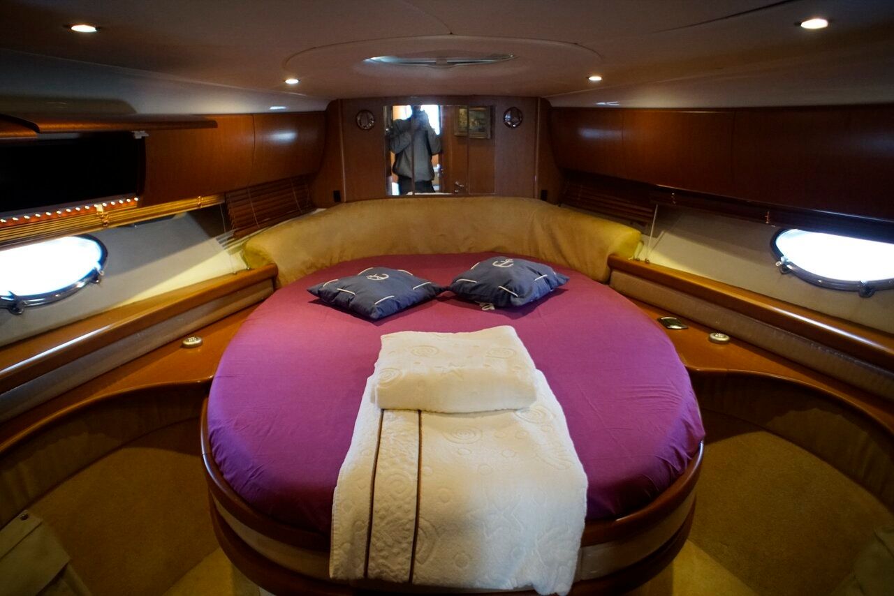 Gobbi 425 | Lady Veronika