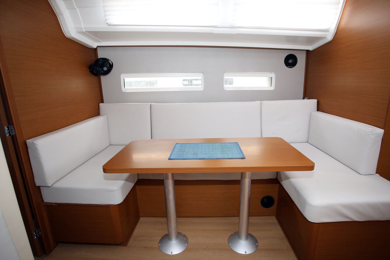 Jeanneau Sun Odyssey 410 | Deba