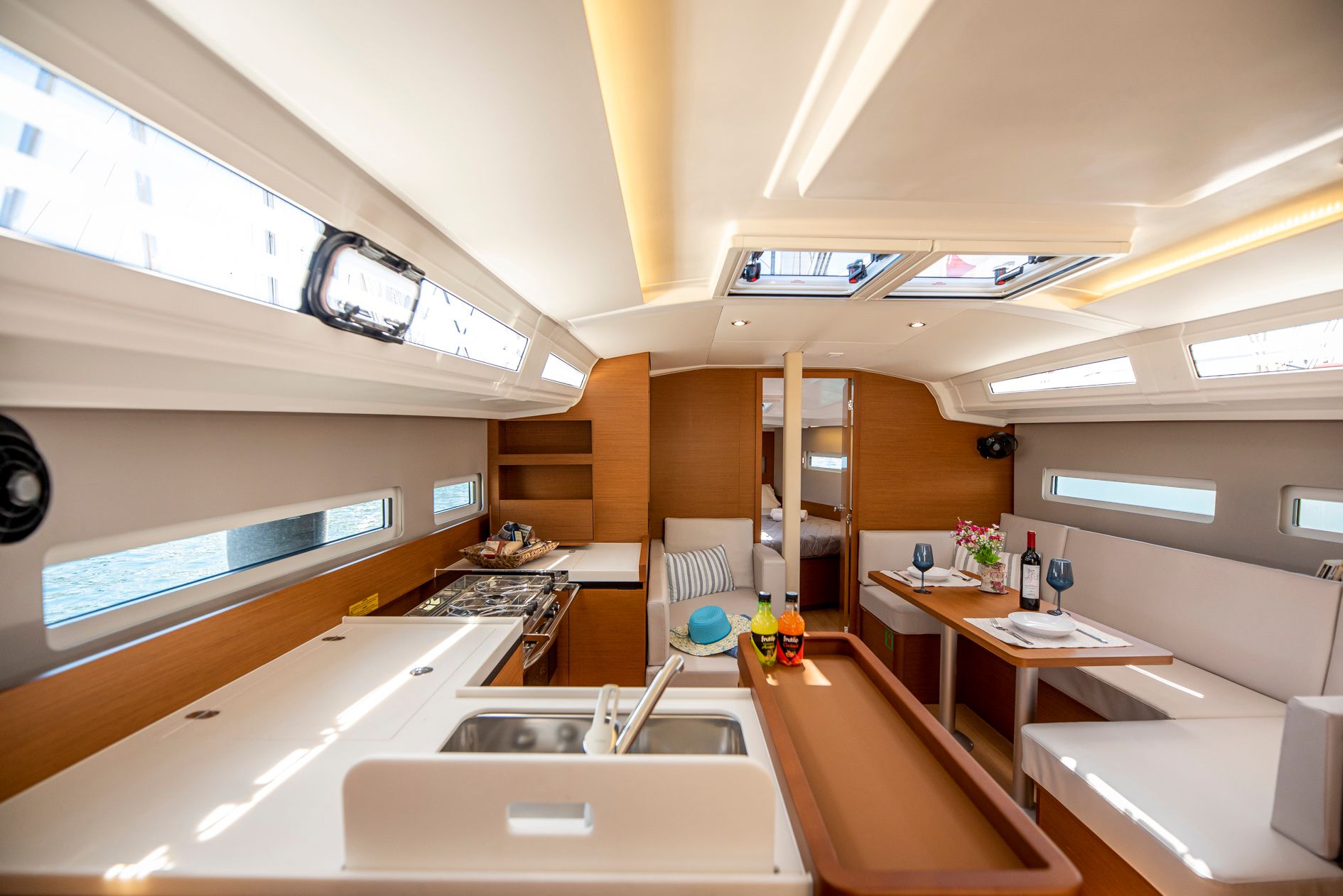 Jeanneau Sun Odyssey 410 | Garfish