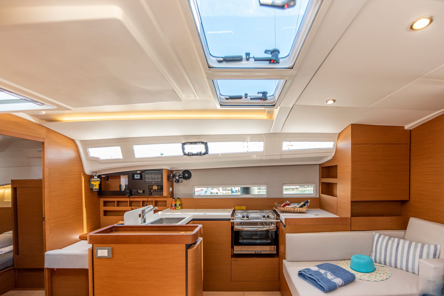 Jeanneau Sun Odyssey 410 | Garfish