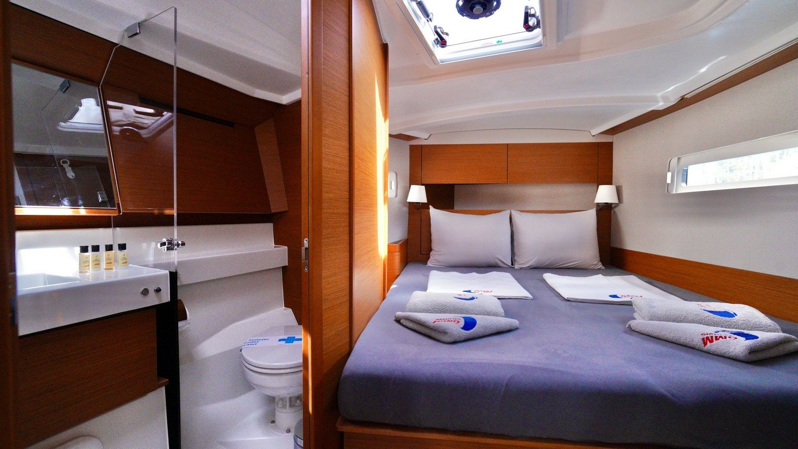 Jeanneau Sun Odyssey 410 | Sail Me