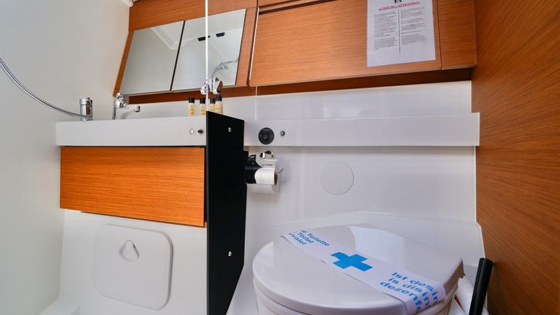 Jeanneau Sun Odyssey 410 | Sail Me