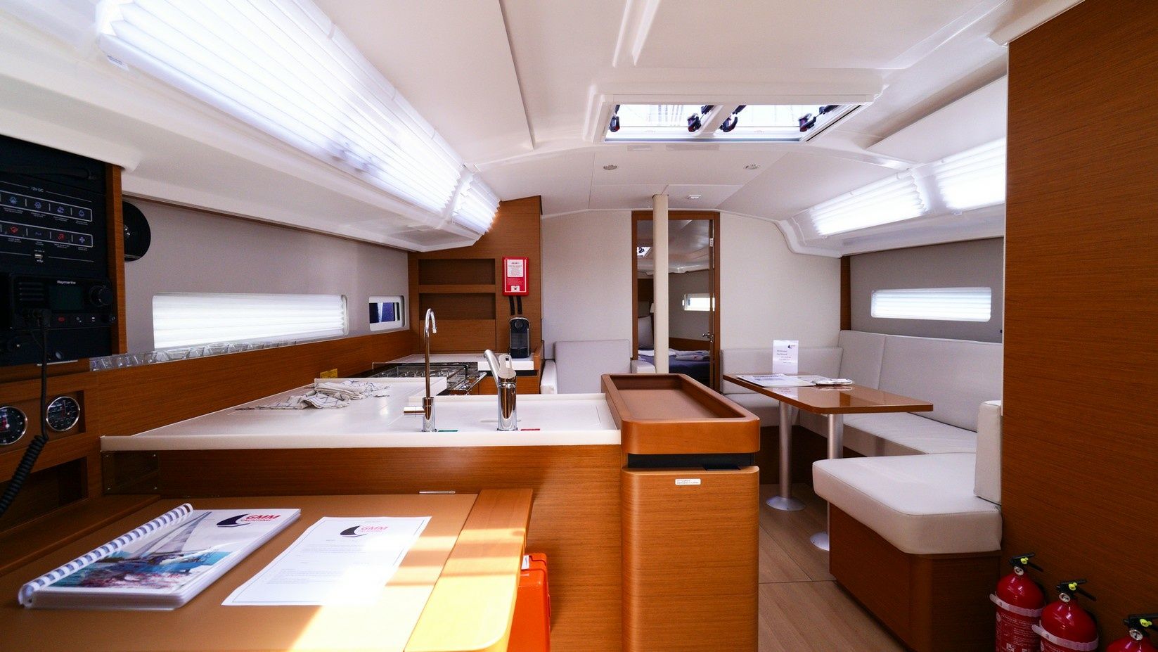 Jeanneau Sun Odyssey 410 | Sail Me