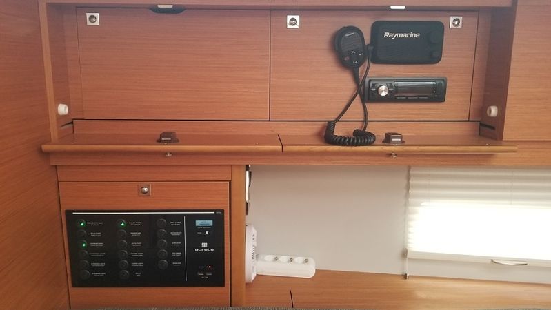 Dufour 430 | Kummsal