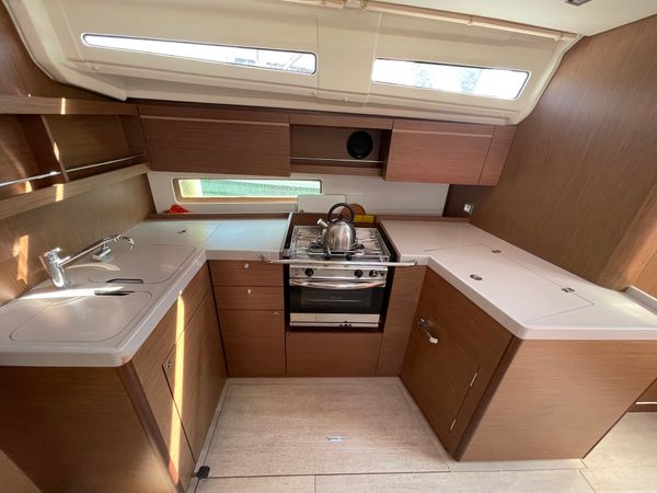 Beneteau Oceanis 40.1 | Alma Libre 7