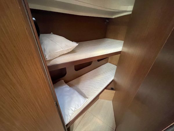 Beneteau Oceanis 40.1 | Alma Libre 7