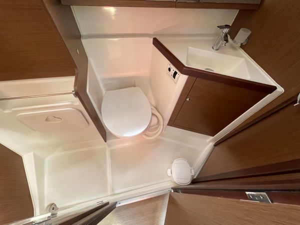 Beneteau Oceanis 40.1 | Alma Libre 7