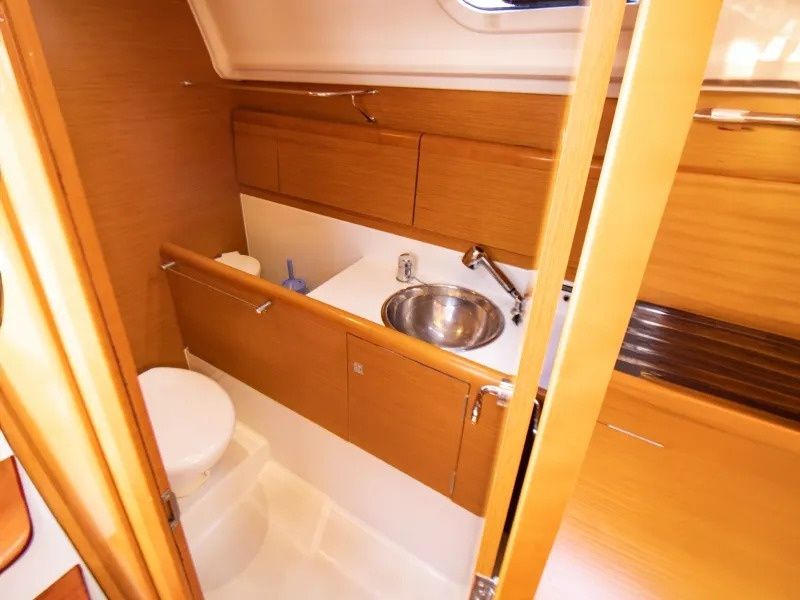 Jeanneau Sun Odyssey 33i | Eleni