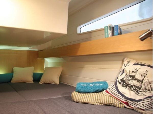 Platinum 989 | Premiera