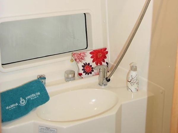 Platinum 989 | Premiera