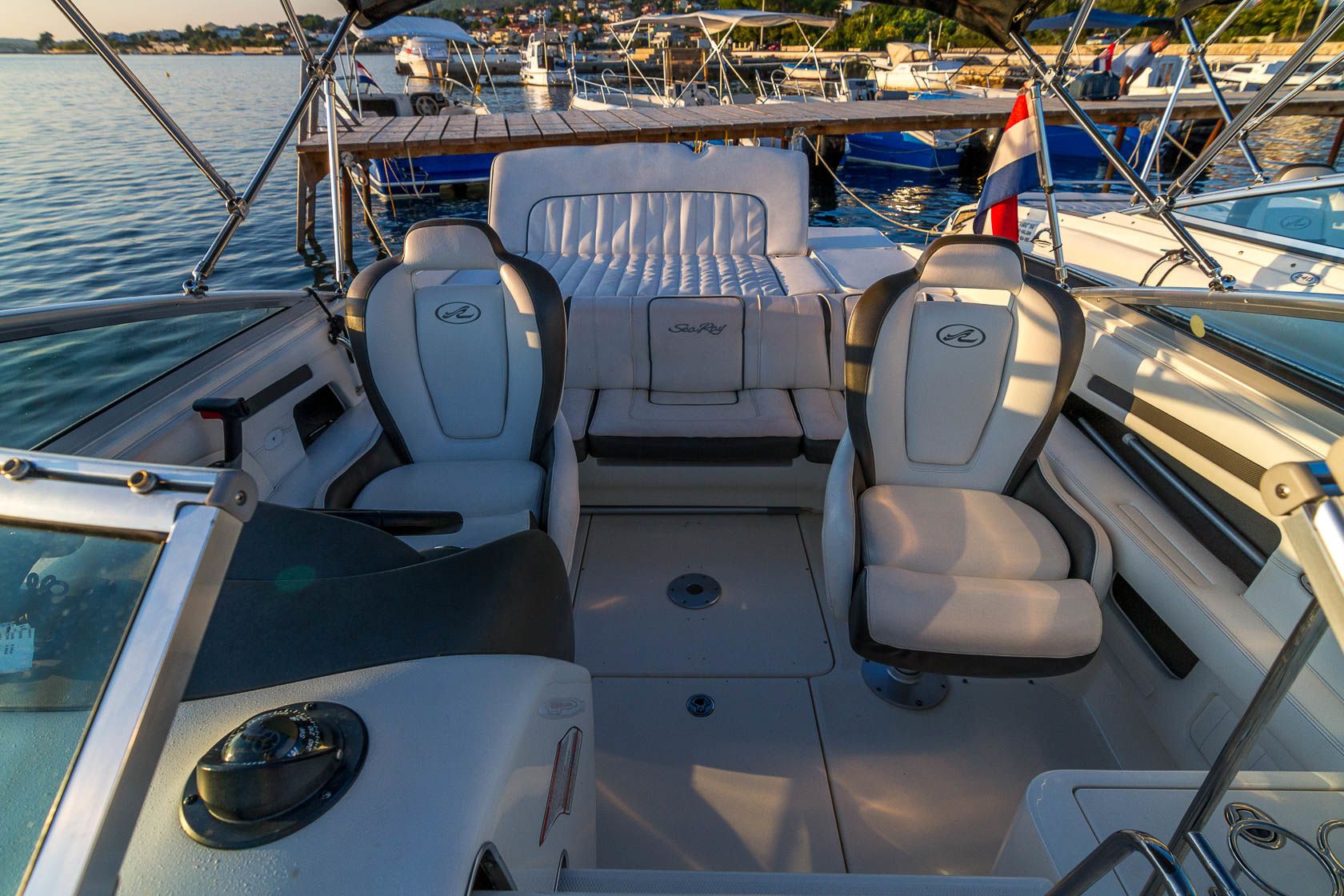 Sea Ray 240 | Sun Sport