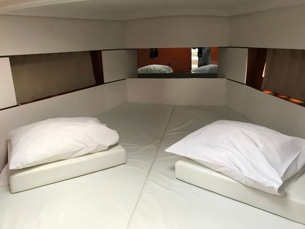 Beneteau Oceanis 38 | Maro