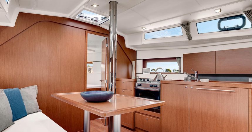 Beneteau Oceanis 38 | Velanto