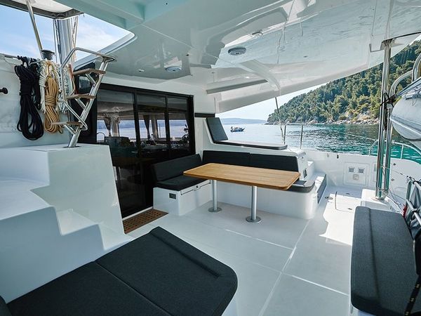 Lagoon 42 | Kingfisher