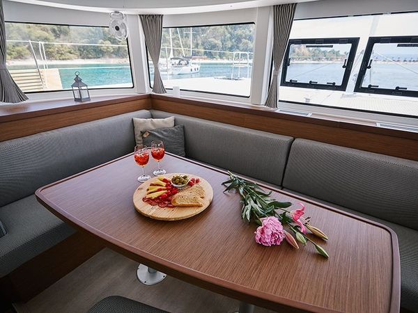 Lagoon 42 | Kingfisher