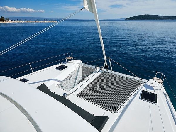 Lagoon 42 | Kingfisher