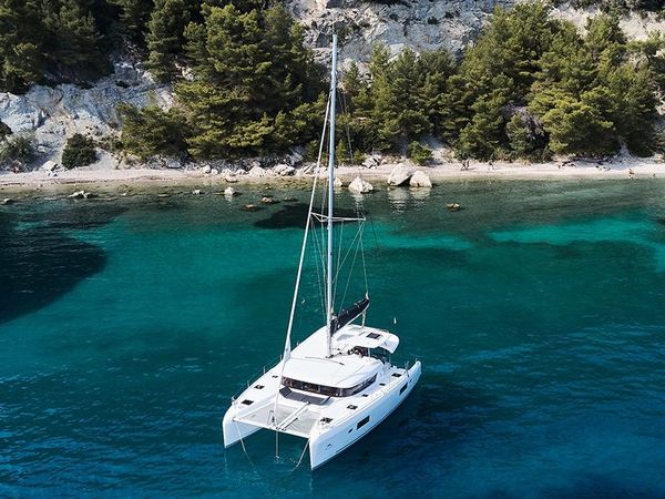 Lagoon 42 | Kingfisher