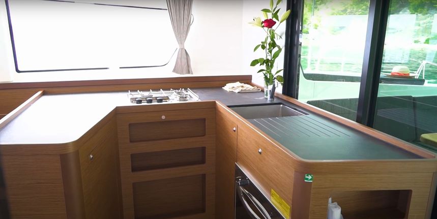 Lagoon 42 | Kingfisher