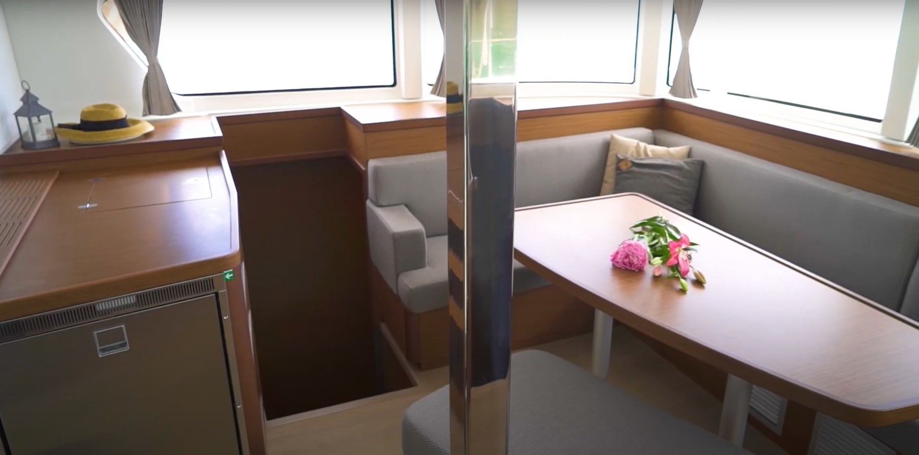 Lagoon 42 | Kingfisher