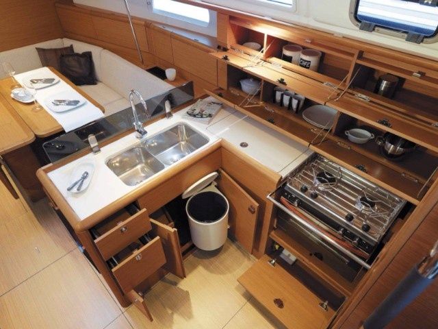 Jeanneau Sun Odyssey 379 | Argo