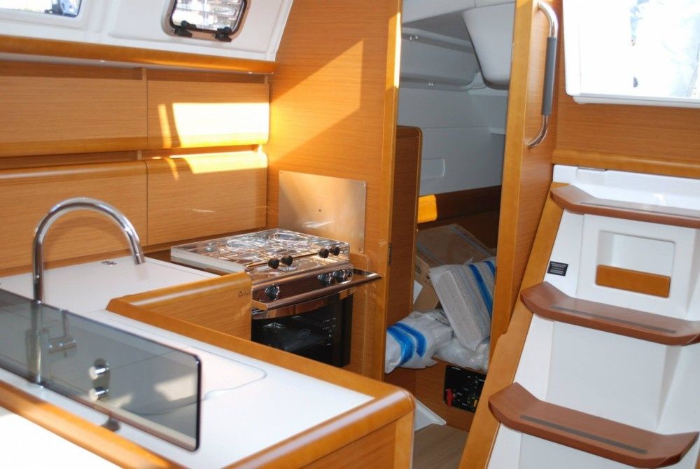 Jeanneau Sun Odyssey 379 | Argo