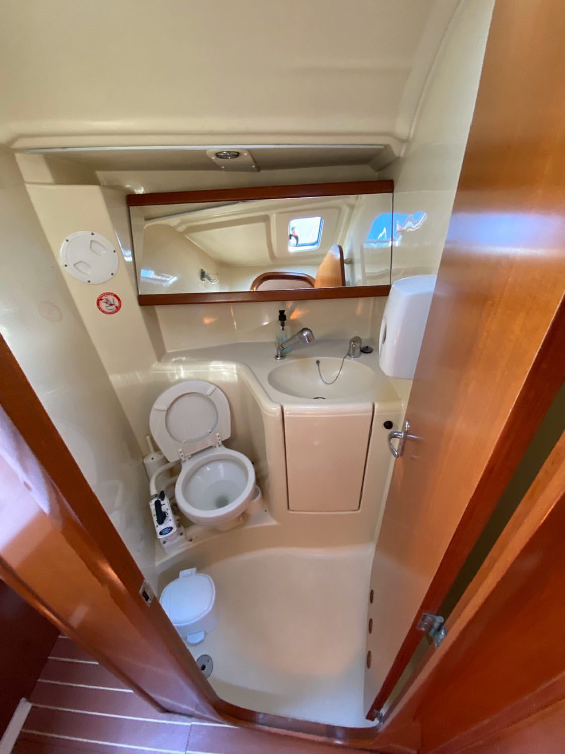 Dufour 385 | Godspeed