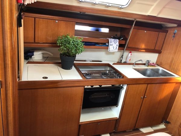 Dufour 385 | Godspeed