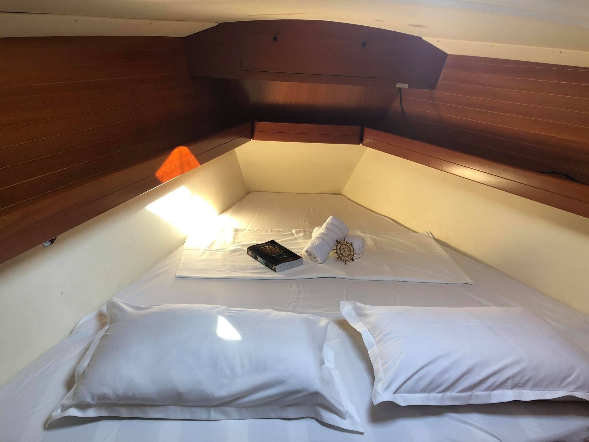 Dufour 385 | Godspeed