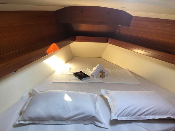 Dufour 385 | Godspeed