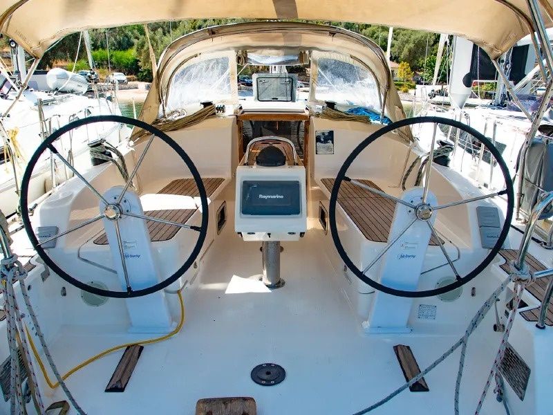 Bavaria Cruiser 37 | Angela