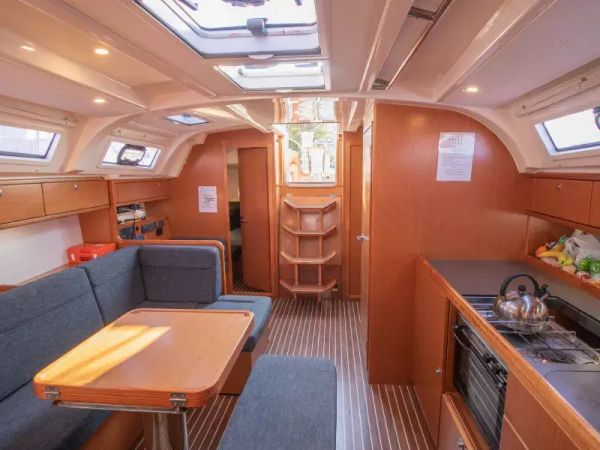 Bavaria Cruiser 41 | Stepping Stone