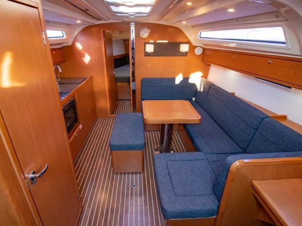 Bavaria Cruiser 41 | Stepping Stone